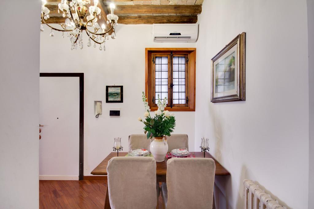Stunning Pantheon Apartment Rome Ruang foto